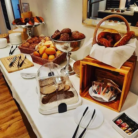 Отель Am Rosenpark Ахен