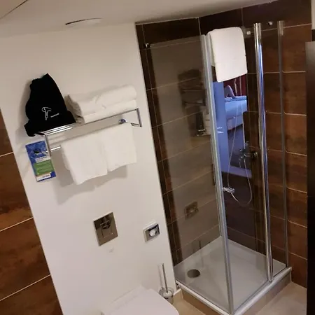 Am Rosenpark Отель Ахен