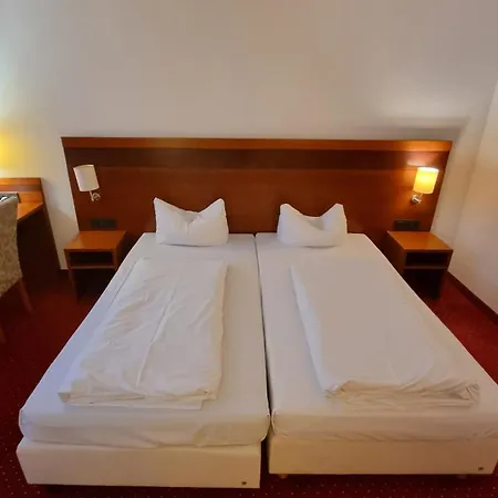Hotel A&s Am Rosenpark Aken
