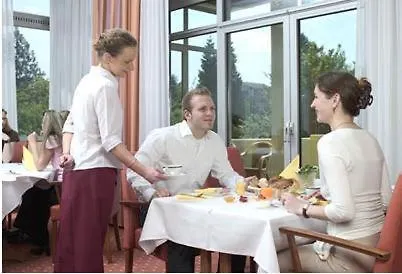 Hotel Am Rosenpark 3*