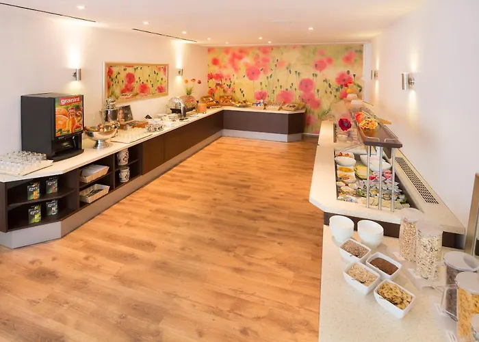 Hotel Am Rosenpark 3*