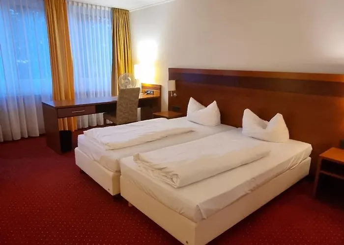 Hotel Am Rosenpark 3*